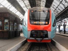 Региональный поезд Львов-Черновцы продлили до Ковеля