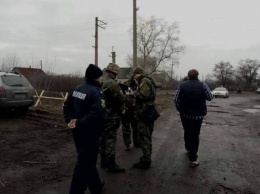 В месте блокады на Донбассе произошел инцидент, задержаны десятки людей: появились фото