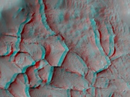 На Марсе нашли ряд новых пересекающихся многоугольных гребней