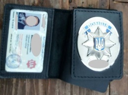 На Николаевщине офицер полиции для повышения показателей раскрываемости подкинул местному жителю наркотики