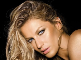 36-летняя бразильская модель Жизель Бундхен снялась в рекламе Lowee