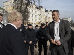 Глава МИД Великобритании призвал туристов со всего мира ехать в Киев - там лучшая пицца от ветеранов "АТО"