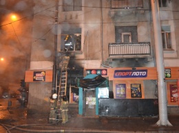 В Одессе сгорел зал игровых автоматов, СМИ сообщили о "коктейлях Молотова"