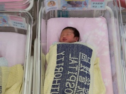 Жительница КНР родила близняшек через шесть дней после рождения сына