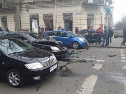 Пьяный водитель устроил сразу два ДТП в центре Одессы