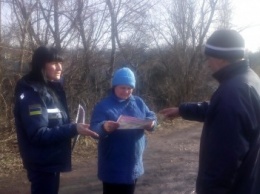 Спасатели Покровска призывают жителей соблюдать правила пожарной безопасности в весенне-летний период