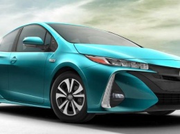 Toyota выпустила новый энергоэффективный автомобиль Prius Prime