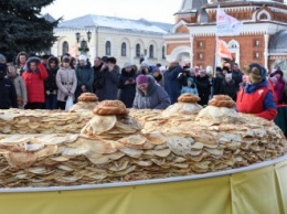 В Ярославле испекли 31 тысячу блинов и отдали их собакам