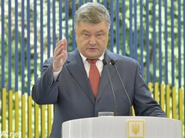 Порошенко о критиках: Даже собачьей будки в жизни не построили