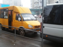 В Николаеве маршрутчики продолжают по-хамски обращаться с пассажирами