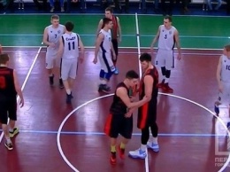Криворожские баскетболисты выиграли две игры на выезде в Сумах