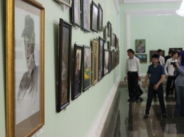 В галерее им. А. А. Кадырова открылась выставка к 8 марта