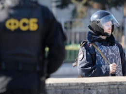 Крымский "суд" оставил украинских "диверсантов" под арестом