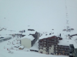 На курорте во Французских Альпах сошла лавина, под снегом много лыжников