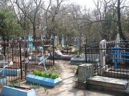 Бердянцев призвали привести в порядок захоронения близких на городских кладбищах