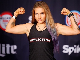 Российская красавица из MMA проведет следующий бой в Bellator