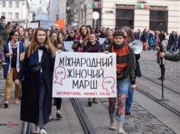 Во Львове женщины провели марш солидарности