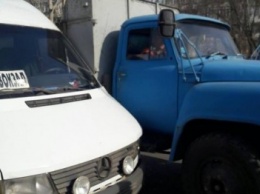 В Запорожской области из-за аварии пассажиры были заблокированы в маршрутке, - ФОТО