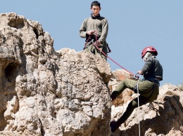 Впервые в ЦАХАЛе: девушки приняты на курс горных спасателей