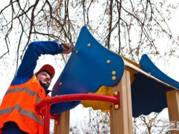 Запорожские детские площадки выходят из строя