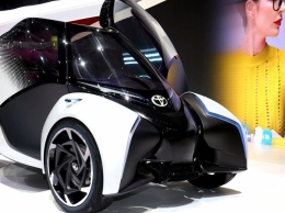 Компания Toyota привезла в Женеву трехколесный концепт i-TRIL