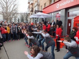 Фееричное открытие первого магазина Vodafone в Херсоне