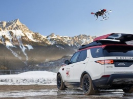Land Rover представил внедорожник с дроном для Красного Креста