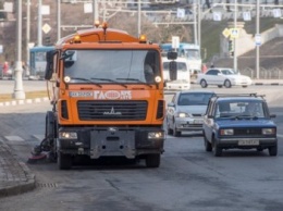 В Харькове начали очищать улицы после зимы