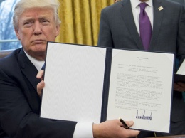 Трамп подписал указ о сокращении госрасходов