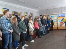 В Бердянске отметили День добровольца в музее Подвиг