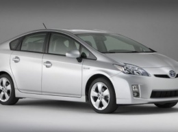 На авторынке России стартовали продажи Toyota Prius