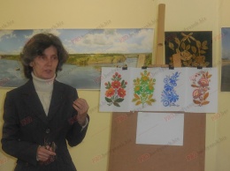 Бердянцев учили петриковской росписи (+ видео)