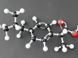 Ибупрофен впервые связали с риском остановки сердца