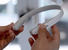 Sony представила «умные» наушники, которые воспроизводят звук, не касаясь ушей