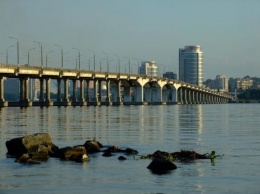 Новый мост в Днепропетровске еще раз отремонтируют за деньги налогоплательщиков