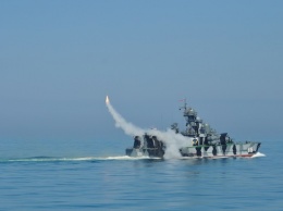 Корабли ЧФ отразили воздушный удар «противника» в Средиземном море