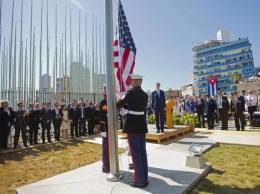 У здания посольства США на Кубе поднят американский флаг