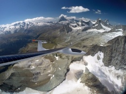 Двухместный самолет на солнечных панелях Sunseeker Duo совершил успешный перелет через Альпы