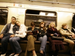 Россияне прямо в вагоне метро занялись любовью
