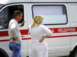 В Киеве пара подростков упали с моста