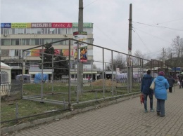 Земельная комиссия Николаевского горсовета провалила голосование по незаконному строительству «будкограда» около рынка «Колос»