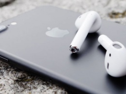 Эксперты: Apple занижает цены на AirPods и Apple Watch