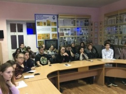 Школьники и студенты обсудили в Историческом клубе КФУ уроки двух русских революций