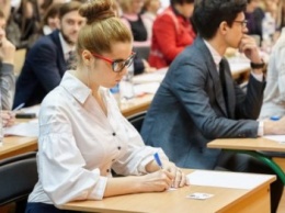 В Харькове определяют лучших учеников года