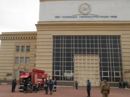 Спасатели провели тренировки на Каховской ГЭС
