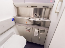 Как работают туалеты в самолетах