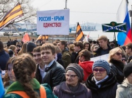 "Весна шагает по стране": как отмечают годовщину воссоединения Крыма с Россией