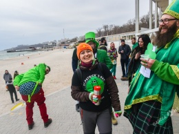 В Одессе сегодня развлекались зеленые человечки (фоторепортаж)