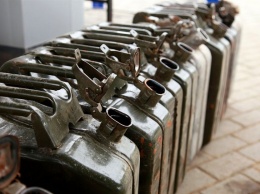 В Киеве выявили нелегальное производство бензина из запрещенных веществ