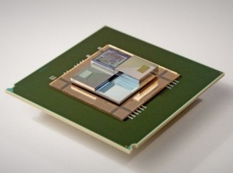 Исследователи IBM изобрели жидкие аккумуляторы для одновременного охлаждения и питания чипов